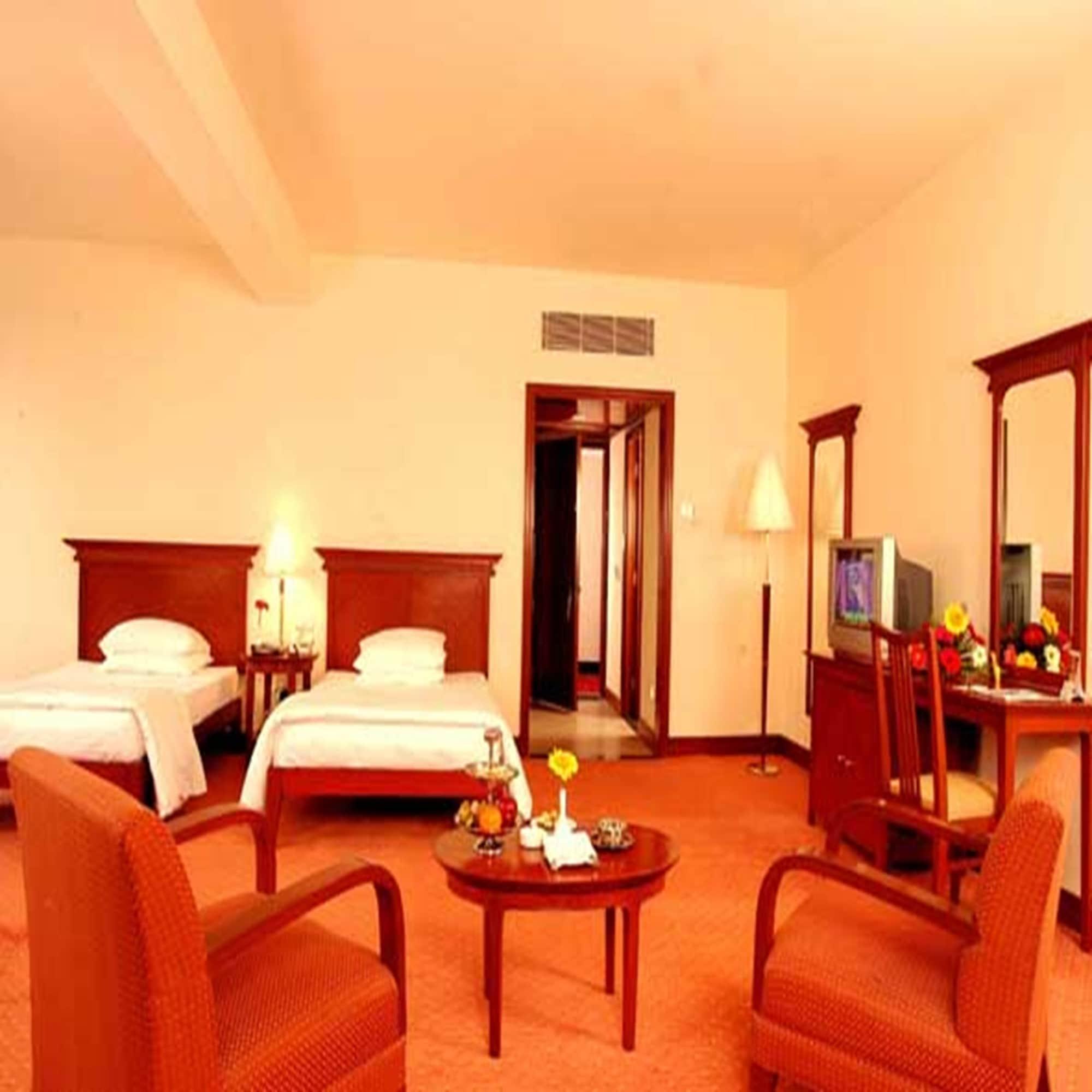 The Royal Plaza Gangtok Hotel Exterior foto