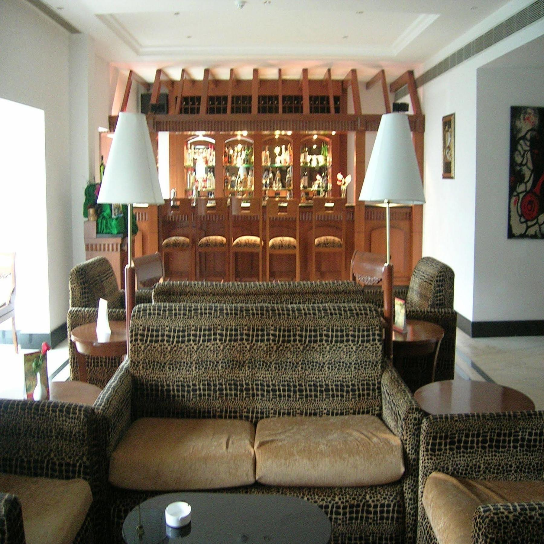 The Royal Plaza Gangtok Hotel Exterior foto