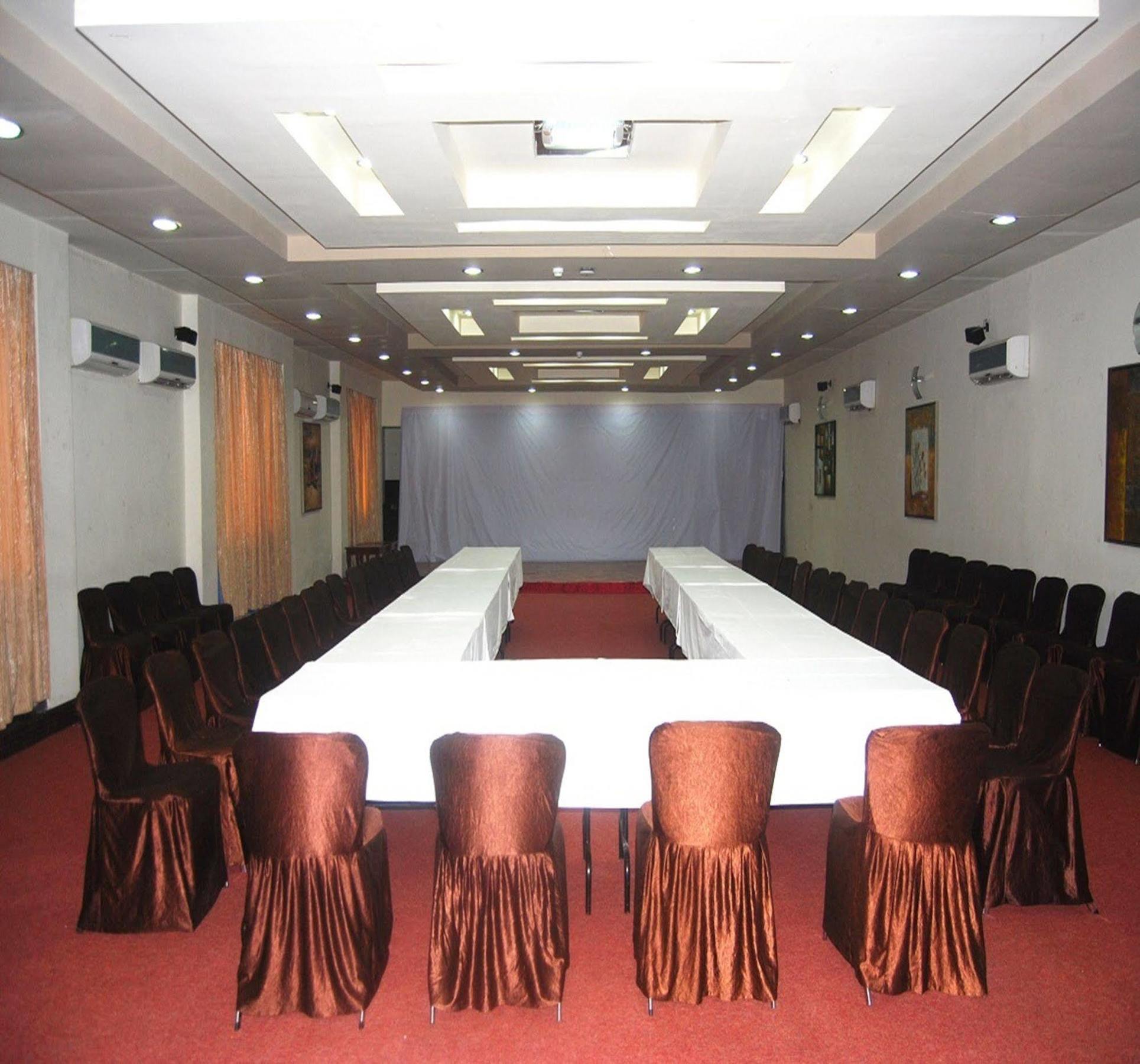 The Royal Plaza Gangtok Hotel Exterior foto