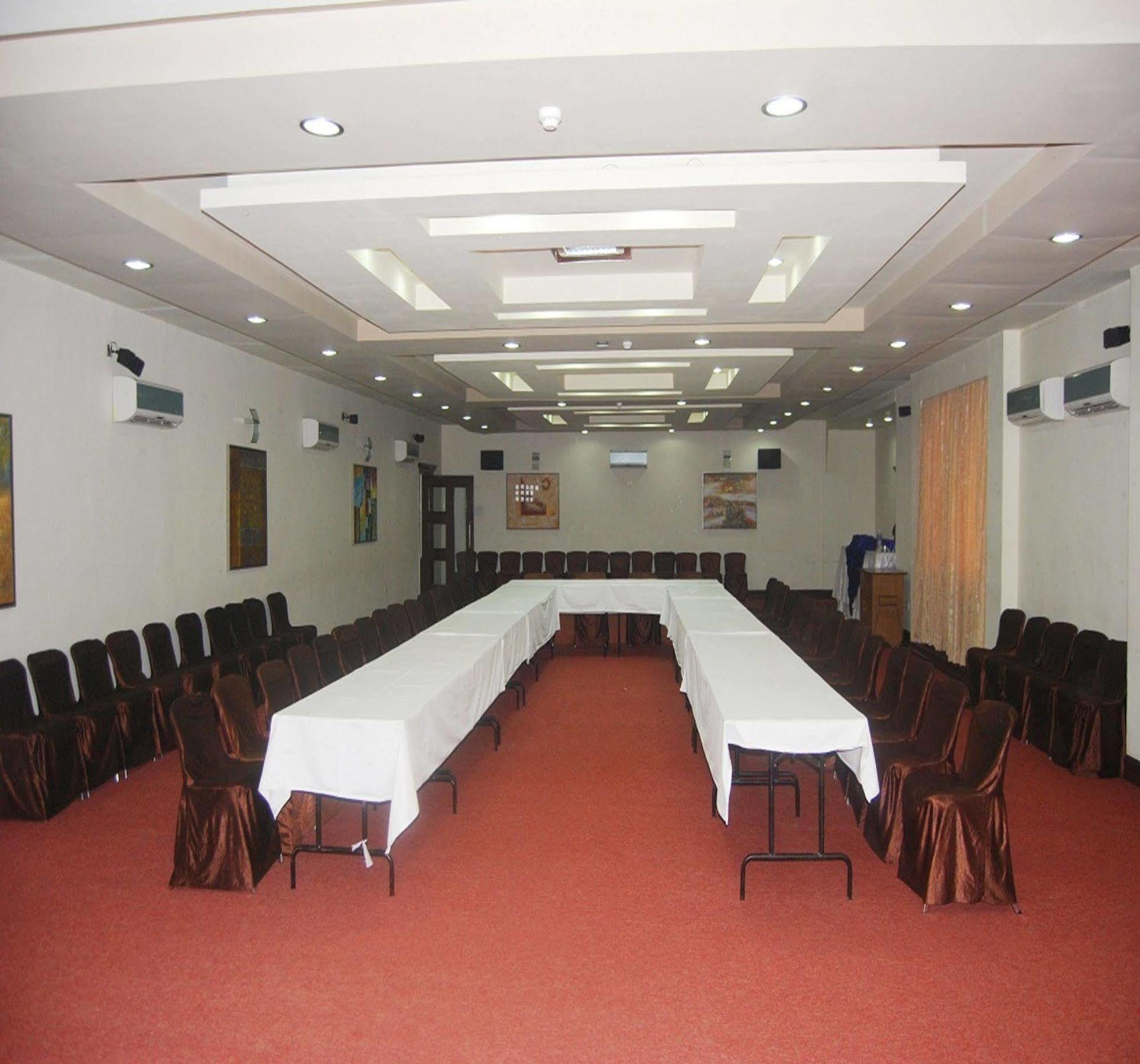 The Royal Plaza Gangtok Hotel Exterior foto