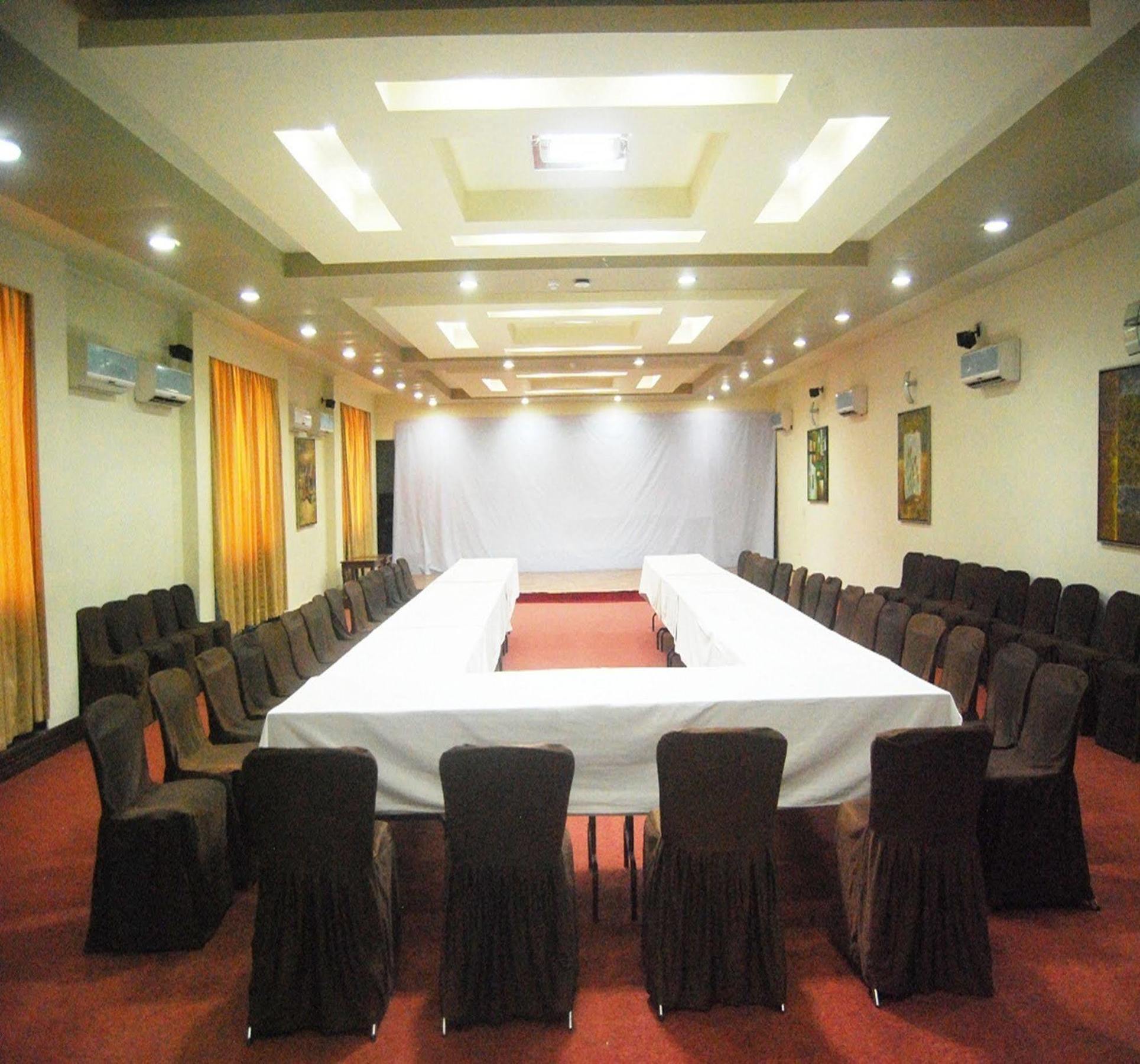 The Royal Plaza Gangtok Hotel Exterior foto