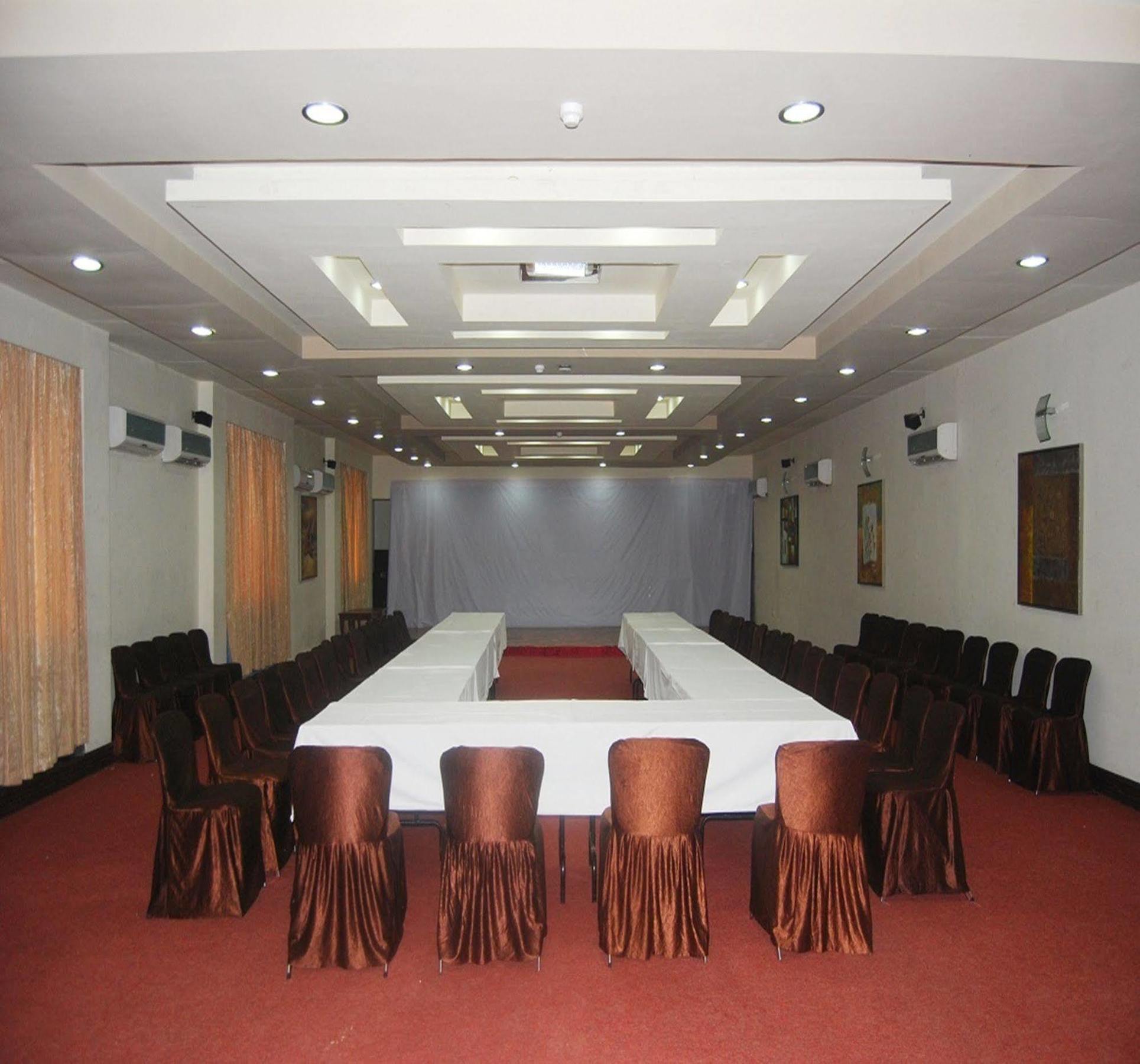 The Royal Plaza Gangtok Hotel Exterior foto
