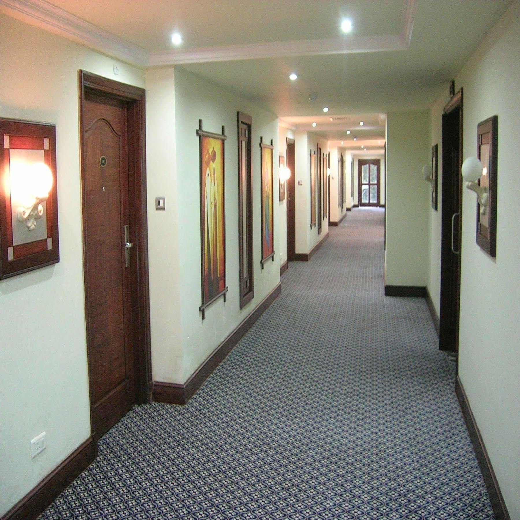 The Royal Plaza Gangtok Hotel Exterior foto